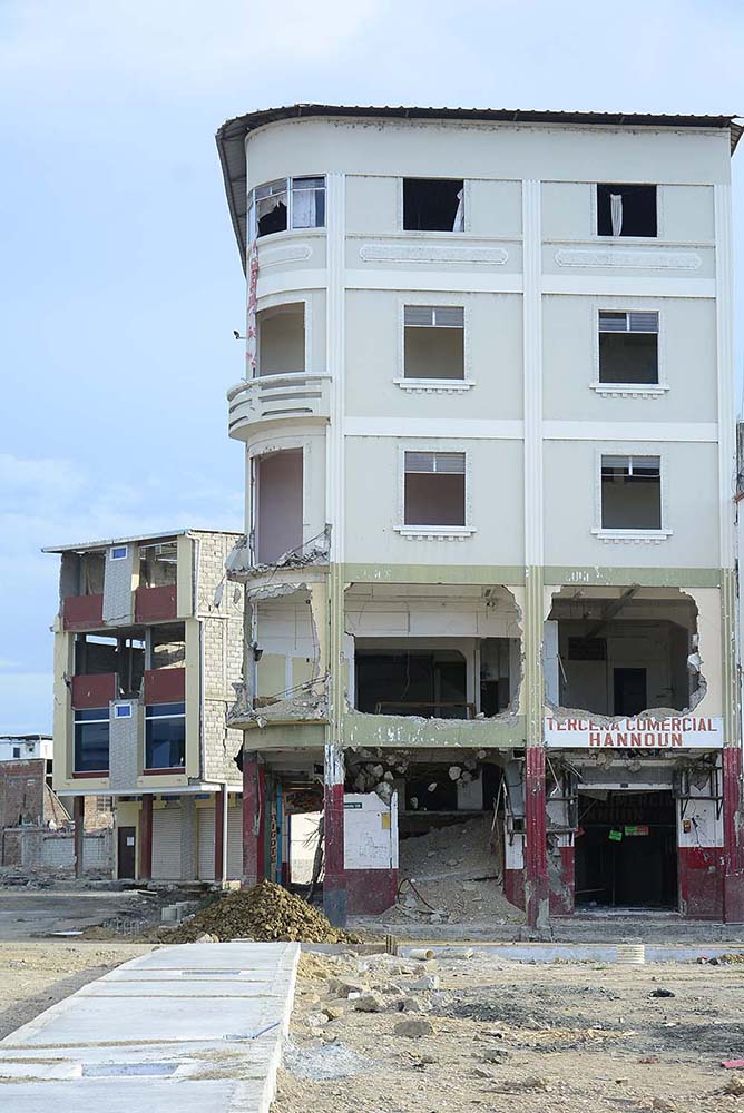 EDIFICIOS SIN DEMOLER EN MANTA